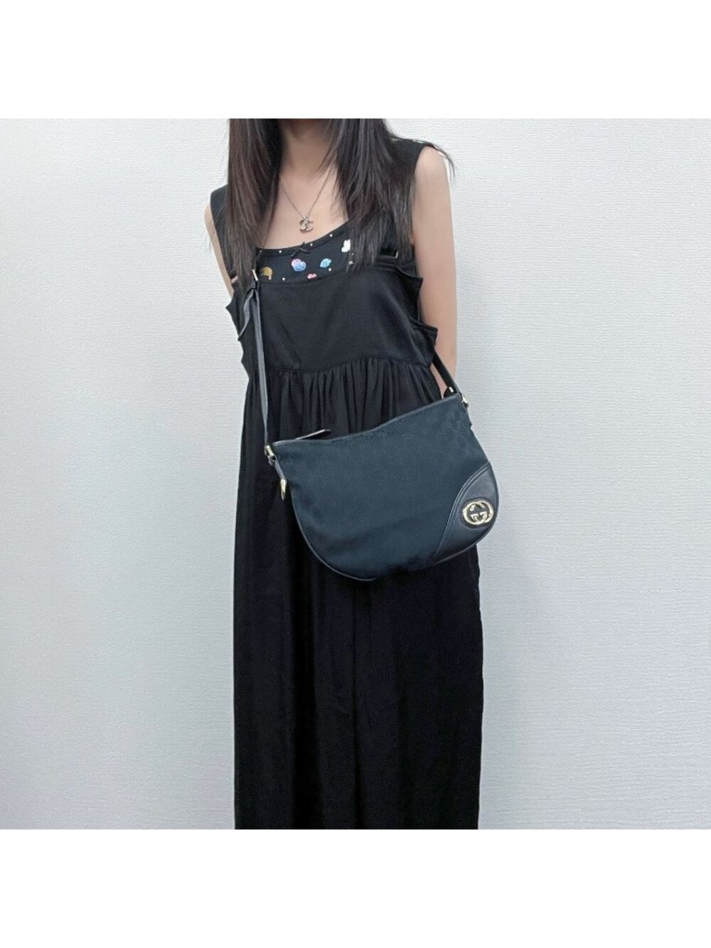 Gucci Interlocking G GG Canvas Shoulder Bag Black Gold Vintage
